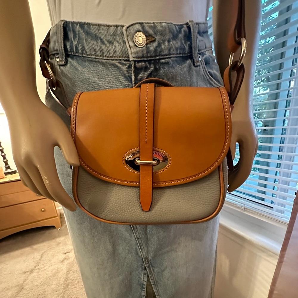 Dooney and Bourke gray Pebble Grain Saddle Bag